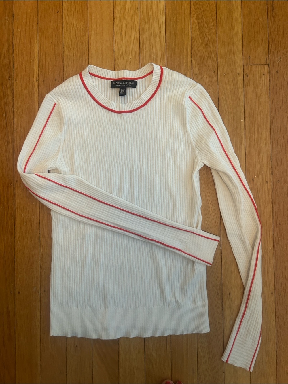 Banana Republic Stretch Cotton Ivory Ribbed Crewneck Sweater with red Trim